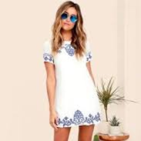 NWT Lulus tale to tell embroidered shift dress women's Small blue and ivory - Picture 1 of 8